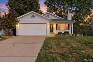 24 Mallard Pointe Dr, O'Fallon, MO 63368 - Photo 1
