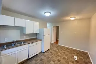 10506 Spring Garden Dr, Saint Louis, MO 63137 - Photo 6