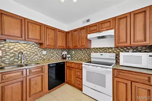 12818 Portulaca Dr, Saint Louis, MO 63146 - Photo 6