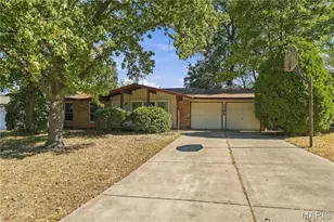 1154 King Carey Dr, Saint Louis, MO 63146 - Photo 2