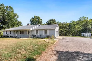 230 N Bernhardt Ave, Gerald, MO 63037 - Photo 2