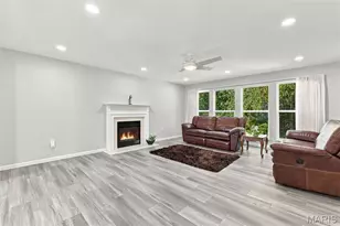 137 Birchwood Trail Dr, Maryland Heights, MO 63043 - Photo 10