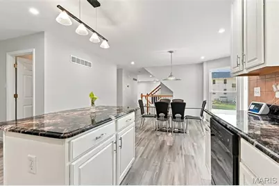 137 Birchwood Trail Drive, Maryland Heights, MO 63043 - Photo 16