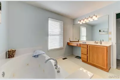 820 Jb Hunt Court, Ballwin, MO 63021 - Photo 36