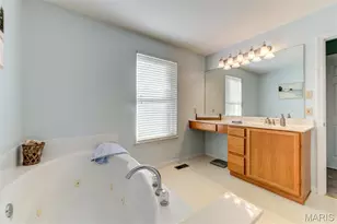 820 JB Hunt Ct, Ballwin, MO 63021 - Photo 36