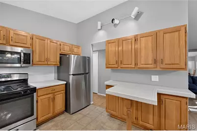 1365 Parakeet Lane, Florissant, MO 63031 - Photo 10