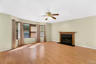 9942 Colonnade Meadows Dr, Bellefontaine Neighbors, MO 63137 - Photo 8