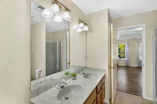 9942 Colonnade Meadows Dr, Bellefontaine Neighbors, MO 63137 - Photo 30