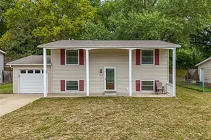 510 Keeney Dr, Saint Charles, MO 63304 - Photo 2