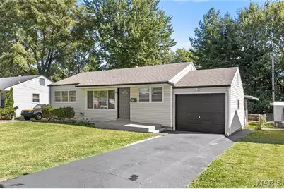 820 Saint Brendan Lane, Florissant, MO 63031 - Photo 2