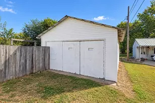 820 N Carleton St, Farmington, MO 63640 - Photo 4
