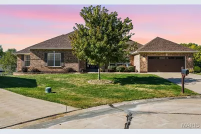 17 White Dove Ct, Dardenne Prairie, MO 63368 - Photo 1