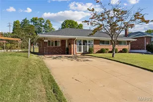 7107 Heege Rd, Saint Louis, MO 63123 - Photo 2