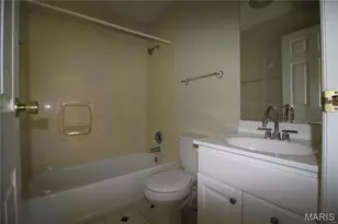 1532 Woodroyal E Dr, Chesterfield, MO 63017 - Photo 32