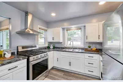 153 Signal Hill Drive, Saint Louis, MO 63121 - Photo 6