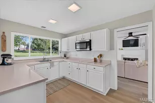 12839 Hasbrook Dr, Saint Louis, MO 63146 - Photo 16
