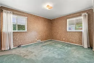4866 Arevalo Dr, Saint Louis, MO 63128 - Photo 14