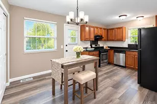 11749 Galba Dr, Florissant, MO 63033 - Photo 8