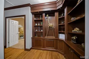 9542 Country Club Green, Sunset Hills, MO 63127 - Photo 20