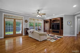 9542 Country Club Green, Sunset Hills, MO 63127 - Photo 18