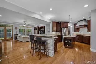 9542 Country Club Green, Sunset Hills, MO 63127 - Photo 10