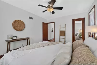 5645 Tholozan Avenue, Saint Louis, MO 63109 - Photo 18