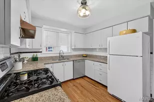 5348 Sunshine Dr, Saint Louis, MO 63109 - Photo 12
