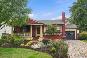 33 Magnolia Dr, Saint Louis, MO 63124 - Photo 1