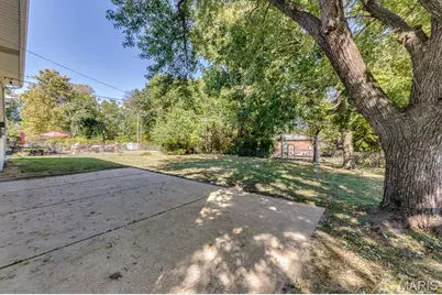 7601 General Sheridan Lane, Affton, MO 63123 - Photo 38