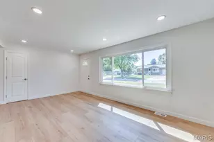 7601 General Sheridan Ln, Affton, MO 63123 - Photo 6