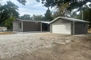 58 Beach Cir, Moscow Mills, MO 63362 - Photo 2