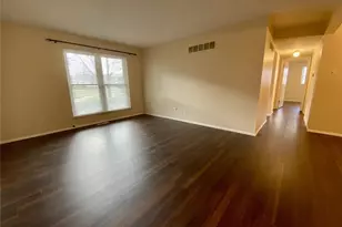 10379 Forest Brook Ln, Saint Louis, MO 63146 - Photo 4