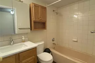 10379 Forest Brook Ln, Saint Louis, MO 63146 - Photo 18