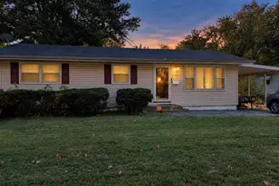 113 Forestwood Dr, Saint Louis, MO 63135 - Photo 18