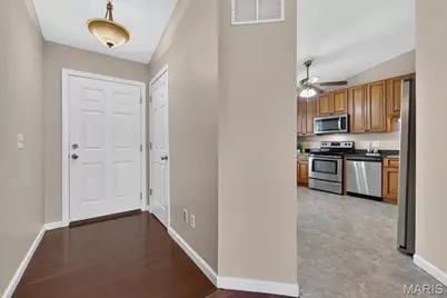 16 Devondale Place, Saint Peters, MO 63376 - Photo 2