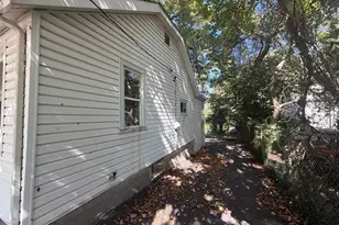 451 Northridge Dr, Saint Louis, MO 63137 - Photo 2