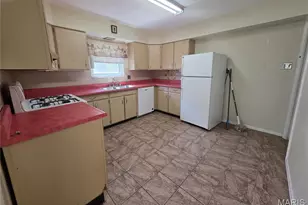 8382 Lonkar Dr, Affton, MO 63123 - Photo 2