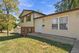 3380 Bristol Hall Dr, Bridgeton, MO 63044 - Photo 2