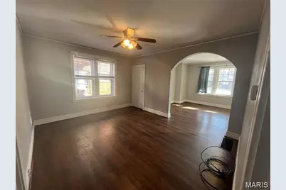 5049 Lindenwood Avenue, Saint Louis, MO 63109 - Photo 4