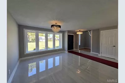500 Kingridge Drive, Ballwin, MO 63011 - Photo 2