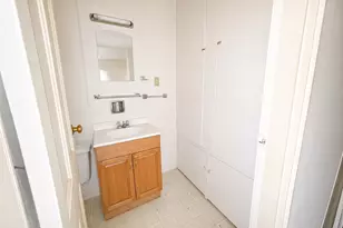 319 St Louis Ave, Ferguson, MO 63135 - Photo 8