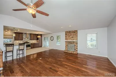 22 Carriage Way W, Saint Peters, MO 63376 - Photo 6