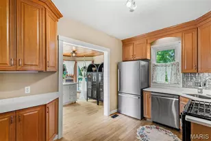 329 Stark Ct, Webster Groves, MO 63119 - Photo 18