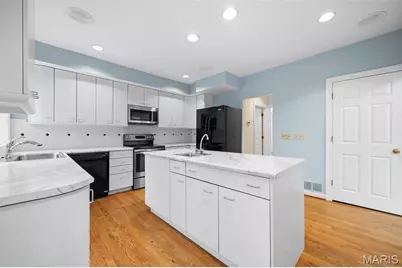 145 N Bemiston Avenue, Clayton, MO 63105 - Photo 16