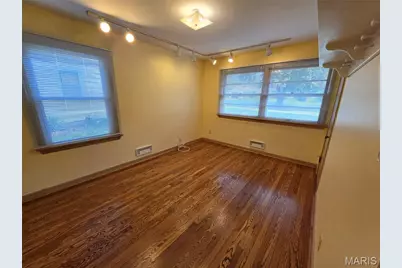 8 Buckeye Drive, Ferguson, MO 63135 - Photo 14