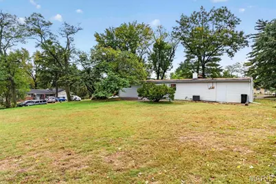 4901 Mount Royal Road, Saint Louis, MO 63128 - Photo 26