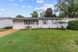 975 Sherman Ln, Florissant, MO 63031 - Photo 1