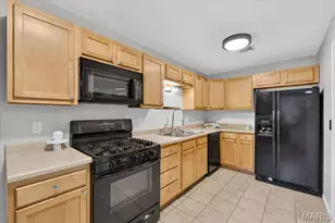 12453 Westport Dr, Saint Louis, MO 63146 - Photo 10