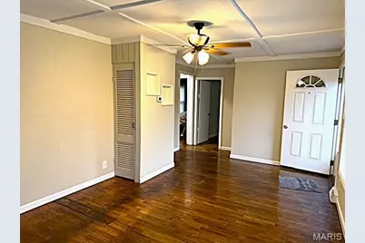 529 Emmons Avenue, Saint Charles, MO 63301 - Photo 2