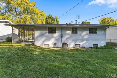 8622 North Avenue, Saint John, MO 63114 - Photo 2